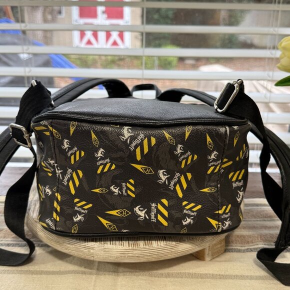 LOUNGEFLY HARRY POTTER HUFFLEPUFF BADGER 13" BACKPACK BLACK YELLOW DISNEY SCHOOL - Picture 7 of 14
